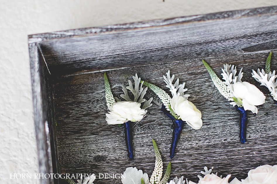 Groom's boutonnieres for wedding