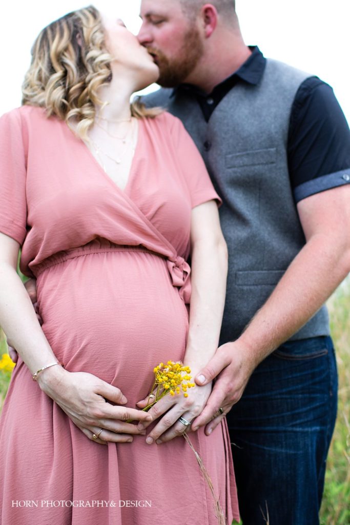 baby bump with flowers