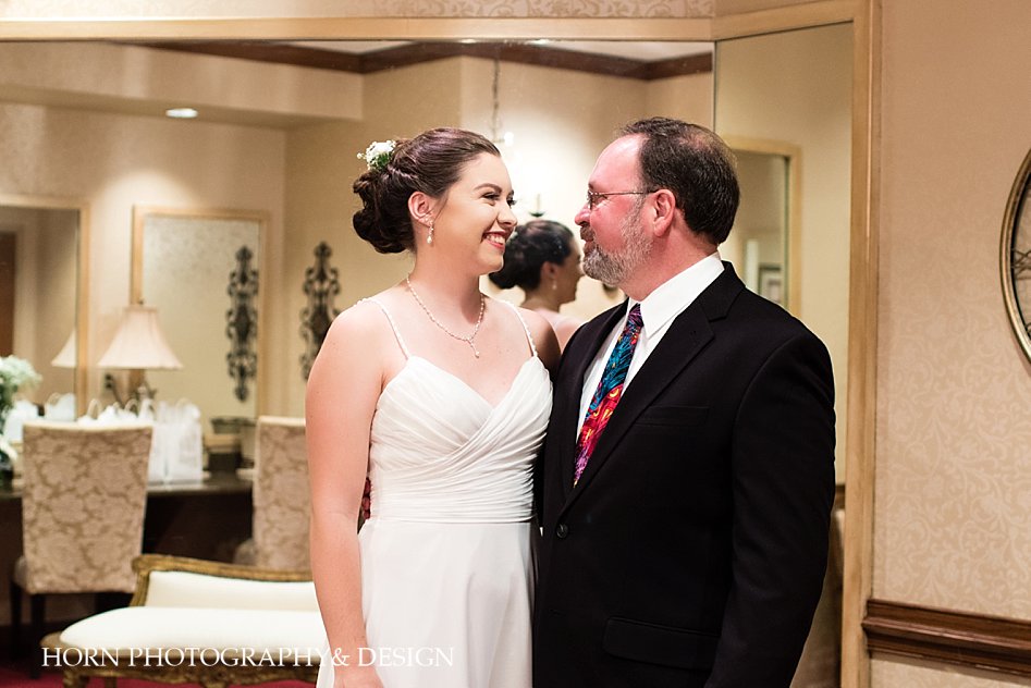 bride and father first look picture pose ideas horn photography and design