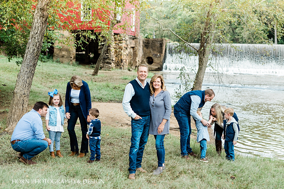 how to pose a large family Starr's Mill Family session Georgia family lifestyle photographers